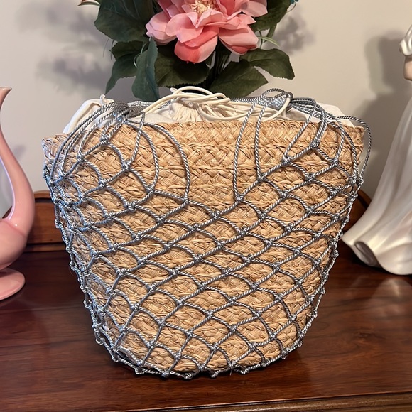 🎉HP🎉NWT J Crew Basket Bag in Metallic Silver - Picture 5 of 13